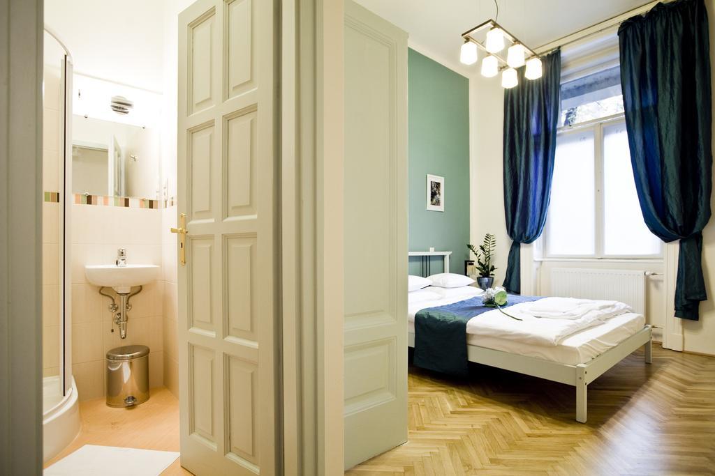 Budapest Rooms Bed And Breakfast Chambre photo